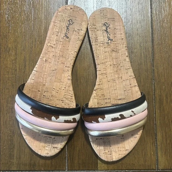 Qupid Archer women's sandals multi-colored bands and a cork-look insole sz 6.5 - Picture 3 of 4